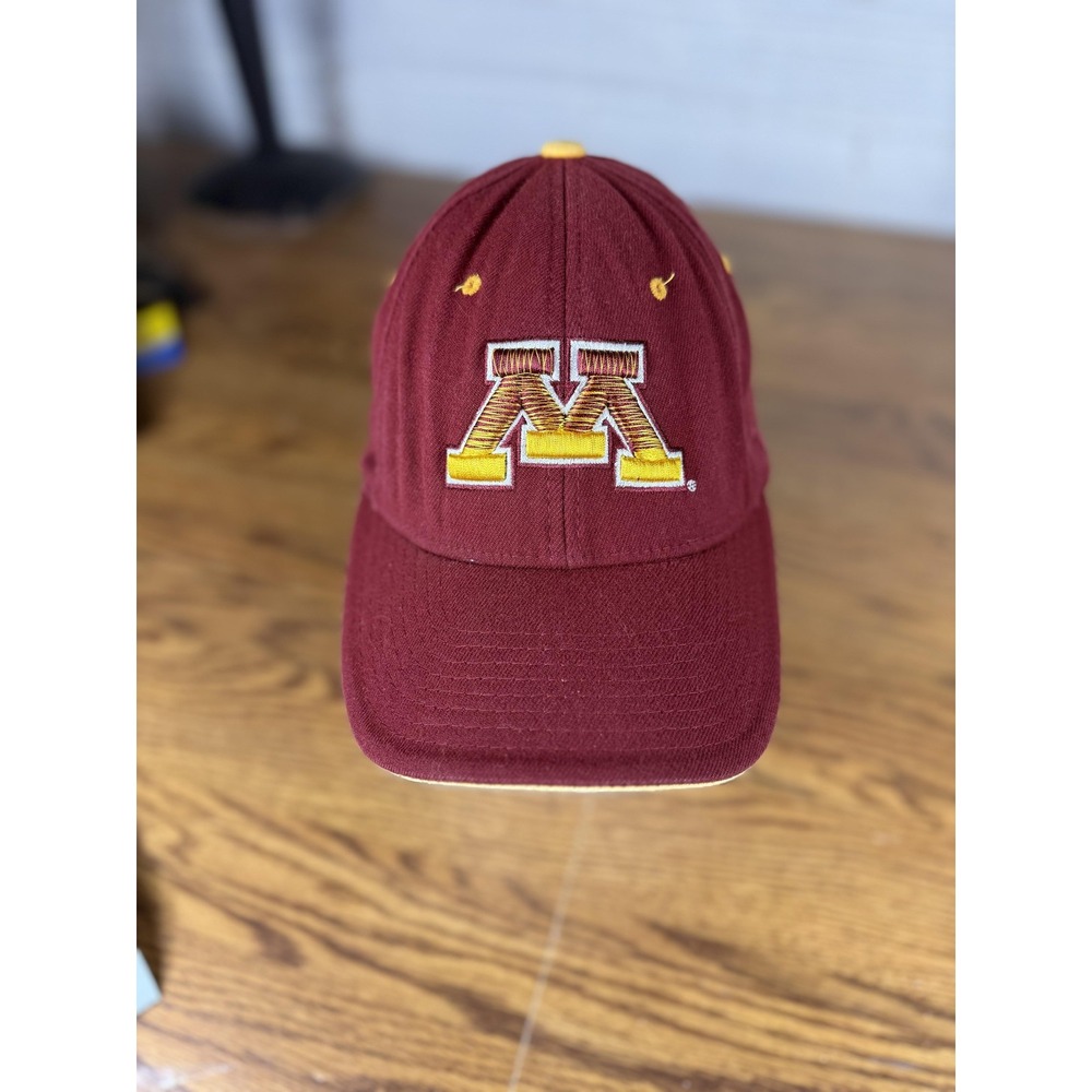 Minnesota Golden Gophers Hat Cap Fitted Mens Large Maroon Gold NCAA Stretch‎ Fit